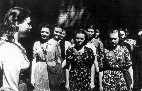 Фото: Советские женщины - участницы ВОВ. Медсестры.