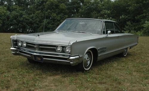 Фото: Chrysler 300. Такая машина была в коллекции Л.И. Брежнева, 1966 год