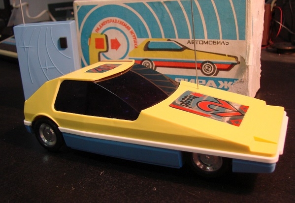 Фото: Радиоуправляемая игрушка спортивный автомобиль