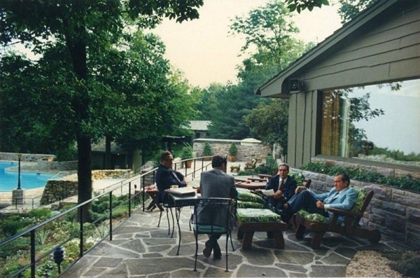 Фото: Генсек Брежнев отдыхает в загородной резиденции президента США Никсона в 1973 году