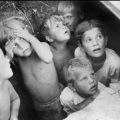 Дети во время   бомбежки. Первые дни войны. 1941 год