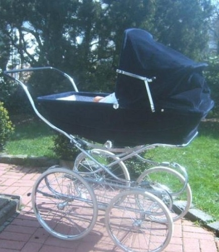 Фото: Детская коляска из ГДР.