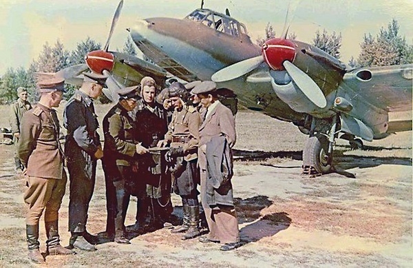 Фото: Легендарный бомбардировщик времен ВОВ ПЕ-2, 1941 год