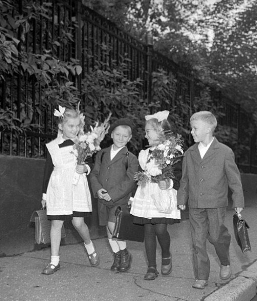 Фото: Советские школьники 1 сентября