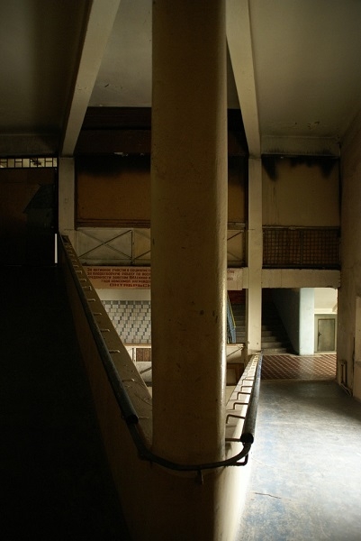 Фото: Этажняя галерея пандуса в доме-коммуне архитектора Николаева, 2007 год