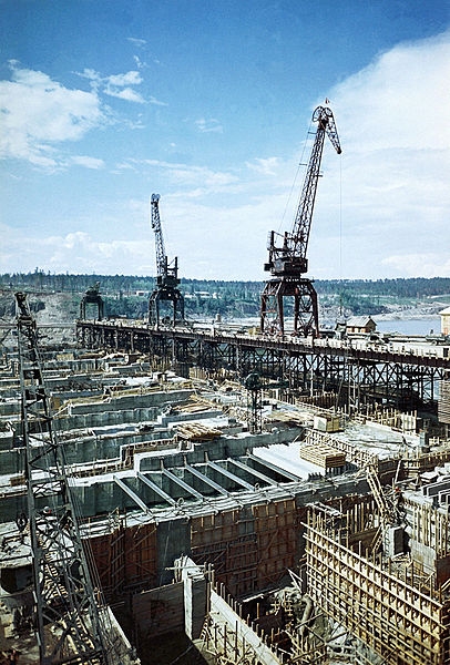 Фото: Панорама строительства водосливной плотины Братской ГЭС, сентябрь 1959