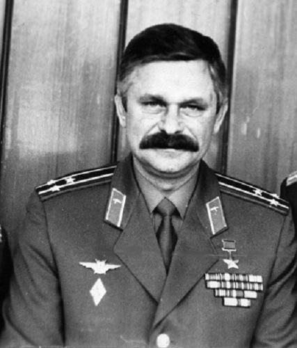 Фото: Военный летчик, Герой Советского Союза А.В. Руцкой, 1988 год