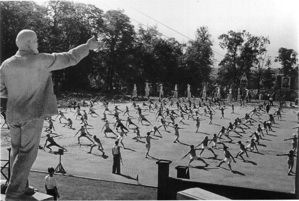 Фото: Зарядка физкультурников в СССР