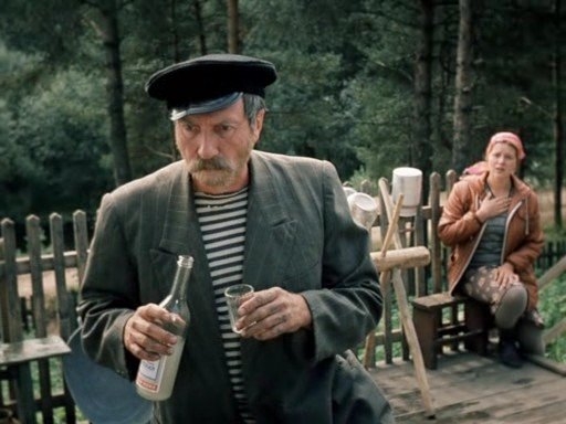 Фото: В 1981 году сибирский театральный актер Владимир Гуркин, пробующий свои силы в драматургии, написал комедию “Любовь и голуби”.