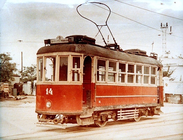 Фото: Старый советский трамвай переданный Севастополем в Евпаторию после войны.