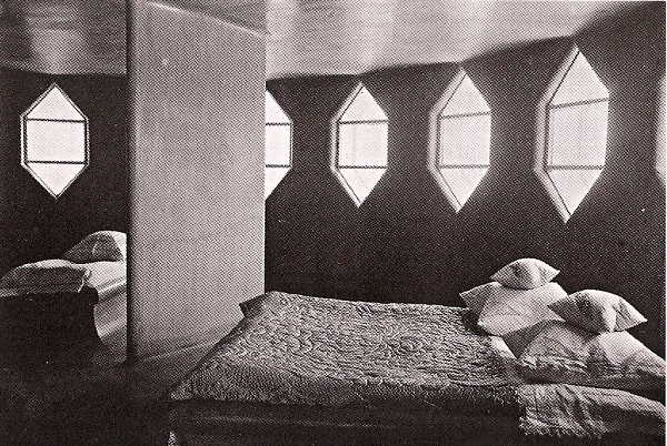 Фото: Спальня в доме архитектора Мельникова. 1929 год