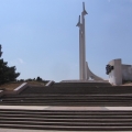 Памятник летчикам-черноморцам, повторившим подвиг Гастелло, 1981 год