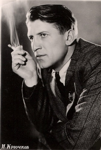 Фото: Актер советского кино Николай Крючков. Мужская мода в СССР 40-х.
