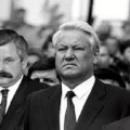 Александр Руцкой, Борис Ельцин и  Руслан Хасбулатов в дни августовского путча 1991 года