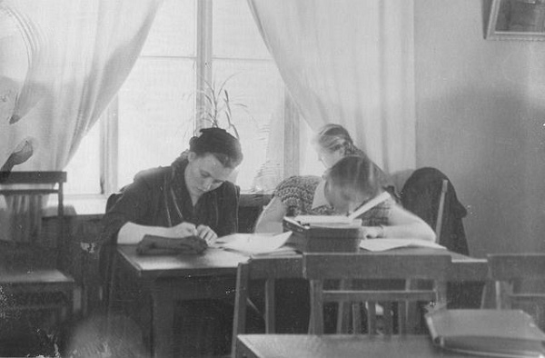 Фото: В Кемеровской государственной библиотеке СССР, 1954 год