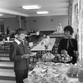 Советские ученики в школьной столовой