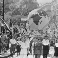 25 июля 1947 года в столице Чехословакии Праге открылся 1 Всемирный фестиваль молодежи и студентов.