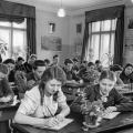 Один из последних мирных дней в школе