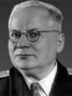Человек и теплоход